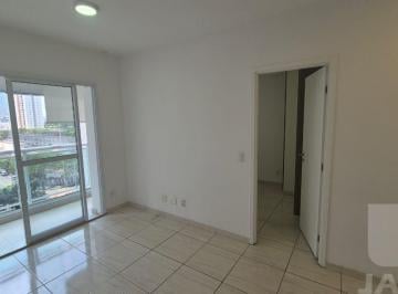 Apartamento · 45m² · 1 Quarto · 1 Vaga · Apartamento com varanda envidraçada, 45 m2 bem distribuídos e 1 vaga em prédio com lazer.