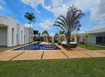 Casa · 333m² · 3 Quartos · 4 Vagas · Casa de Condomínio para venda em Estância Hípica de 333.00m² com 3 Quartos, 3 Suites e 4 Garagens