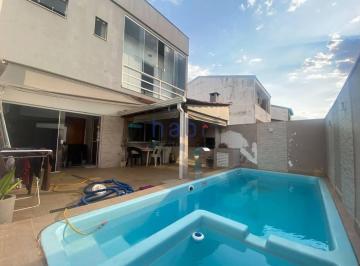 Casa · 179m² · 3 Quartos · 2 Vagas · Casa de Condomínio para alugar em Horto Florestal de 179.00m² com 3 Quartos, 2 Suites e 2 Garagens