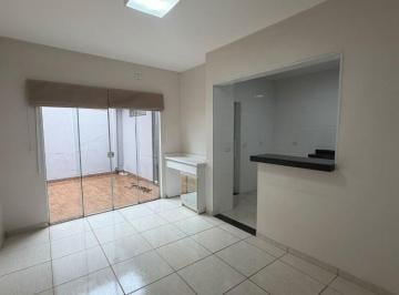 Casa · 171m² · 2 Quartos · 4 Vagas · Casa para venda e aluguel em Centro de 171.00m² com 2 Quartos, 1 Suite e 4 Garagens