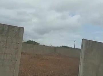 Terreno , Fortaleza · Terreno de 480 m² de área útil à venda em Engenheiro Luciano Cavalcante, murado.