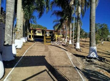Terreno · 300m² · 3 Quartos · 10 Vagas · Chácara para venda em Carafá de 300.00m² com 3 Quartos, 1 Suite e 10 Garagens