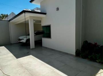 Casa · 165m² · 3 Quartos · 2 Vagas · Casa 03 Quartos, sendo três 1 Suíte localizada no Parque Brasília - Região Leste