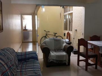 Casa de 6 quartos, Brasília · 707 Asa Norte vendo casa com 2 pavimentos, 6 qtos, área de lazer