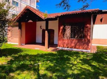 Casa de 5 quartos, Rio das Ostras · ALUGO ÓTIMA CASA COM 5 QUARTOS NO CENTRO DE RIO DAS OSTRAS RJ.
