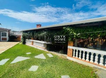 Casa · 135m² · 3 Quartos · 2 Vagas · Casa com 3 dormitórios e gramado para Alugar na Vila Santista