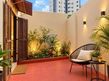 Casa · 240m² · 2 Quartos · 1 Vaga · Casa Padrão à venda na Sumaré com 2 quartos e 1 vaga de garagem.