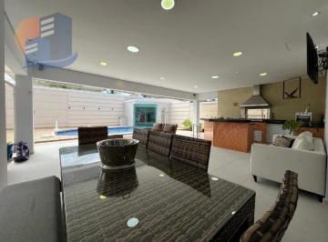 Casa · 234m² · 4 Quartos · 6 Vagas · Sobrado de frente para a praça | Localização privilegiada