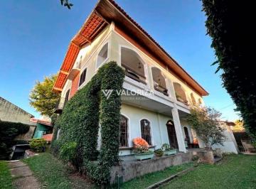 070aeccb2584e8bcabc8465180374ace29ac4442 · Sobrado com 4 quartos, sendo 2 suítes | Espaço com lareira | Churrasqueira disponível para Venda e L
