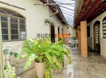 Casa · 255m² · 3 Quartos · 5 Vagas · Casa em estilo Clássico, com 254,00 m² no Centro de Santa Bárbara d’Oeste - SP