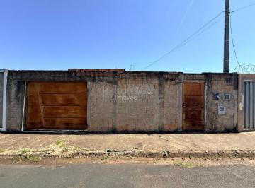 Casa · 112m² · 2 Quartos · 5 Vagas · Casa Padrão em Araraquara