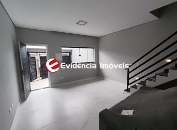 Casa · 150m² · 2 Quartos · 2 Vagas · Sobrado com 2 suítes, varanda gourmet e quintal à venda no Jardim Cristiane