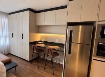Cozinha / Dormitório · Estúdio 1 quarto em Centro, Florianópolis | Downtown Smart Studios