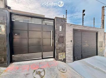 Casa · 74m² · 2 Quartos · 2 Vagas · Sobrado residencial mobiliado com 2 quartos e quintal em Potecas, São José/SC