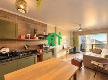 Sala · Apartamento com 2 quartos (1 suíte), 1 vaga e lazer à venda no Tombo, Guarujá