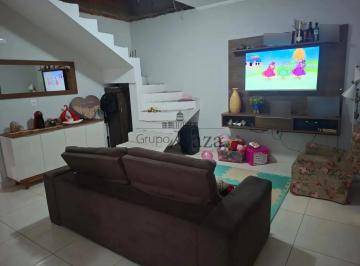 Casa · 205m² · 2 Quartos · 2 Vagas · Casa - Jardim Santa Maria - 2 Dormitórios - 205m².