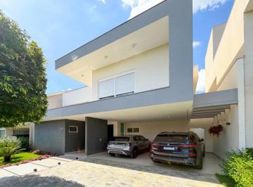 Casa · 450m² · 5 Quartos · 4 Vagas · Saint Etienne