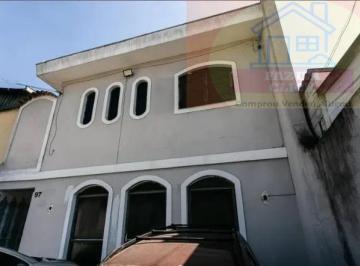 Casa · 320m² · 3 Quartos · 3 Vagas · Sobrado Amplo no Tatuapé com 320m², 3 Dormitórios e 3 Vagas a 700m do Metrô Carr
