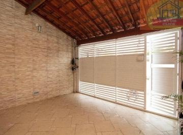 Casa · 150m² · 2 Quartos · 2 Vagas · NO PRECINHO! - Casa Ampla na Vila Jacuí com Área de Lazer