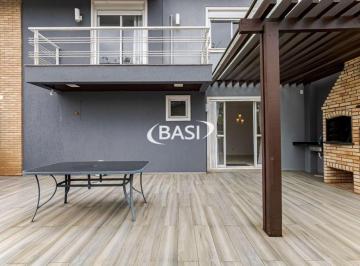 Casa · 201m² · 4 Quartos · 2 Vagas · Casa com 4 dormitorios com linda vista da cidade.