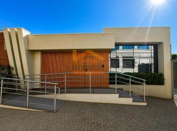 Comercial · 197m² · 7 Quartos · 13 Vagas · Prédio Comercial para alugar em Centro de 197.00m² com 7 Quartos e 13 Garagens