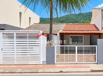 Casa · 56m² · 2 Quartos · 2 Vagas · Casa em Rua Ipê Amarelo - Potecas - São José/SC