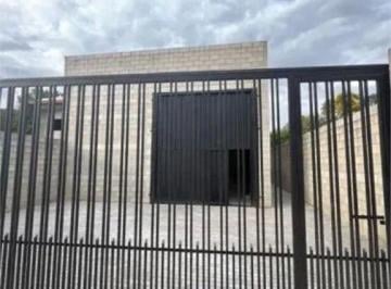 Comercial · 250m² · Galpão Comercial de Alto Padrão na Além Ponte, Sorocaba-SP: 1 Sala, 1 Banheiro e 250m² de Área!