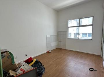 Comercial · 33m² · 1 Vaga · Alugo sala comercial na Av. Dorival Caymmi, 33m², em frente ao Atacadão. R$ 950,00 incluso taxas!!!