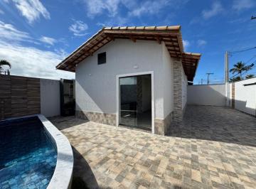 Casa de 3 quartos, Itanhaém · Casa a 1.2km do mar, com 3 quartos e piscina. Localizada em Itanhaém.