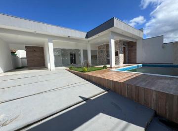 Casa de 3 quartos, Itanhaém · Casa a 200m do mar, com 3 quartos, piscina e área gourmet. Localizada em Itanhaém.