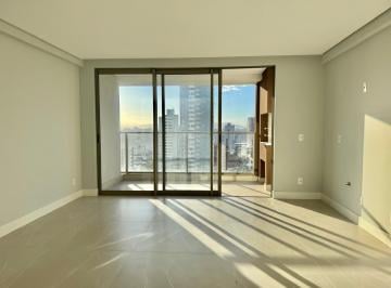 Living com portas de vidro para a sacada com churrasqueira, Brooklyn 365 · Brooklyn 365, Centro de Itajaí: apartamento 95m² com 2 suítes