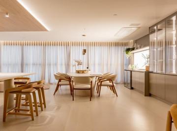 Sala de jantar com cristaleira iluminada (imagem ilustrativa) · Diferenciado de 265 m² com terraço e hidromassagem, Ápice Towers