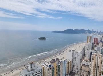 Vista da Praia Central, da Ilha das Cabras e da Barra Sul a partir do apartamento · Apartamento no Ed. New York Apartments em Balneário Camboriú