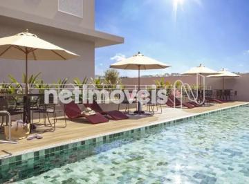 Piscina · Sun Raja Residence, localização privilegiada, exclusividade, lazer e uma vista única.