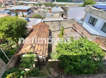 Área externa · Casa com Quintal Frutífero e 290m²; de Lote no Providência | 3 Quartos + Porão