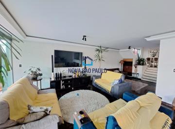 Casa · 332m² · 6 Quartos · 4 Vagas · Sobrado com 6 quartos - Próximo do Metrô