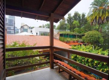 Photo 1 · Casa com 4 Dormitórios e Amplo Pátio no Passo D’Areia