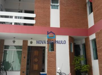Casa · 299m² · 3 Quartos · 10 Vagas · Sobrado a venda Metrô São Judas. 3 quartos, suíte.10 vagas.