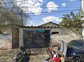 Casa · 210m² · 4 Quartos · 2 Vagas · Terreno 10x40 com 4 casas alugadas e grande potencial de valorização
