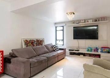 Apartamento · 262m² · 4 Quartos · 3 Vagas · Apartamento de 3 dormitórios com piscina aquecida próximo ao metrô - Sua nova vida começa aqui!