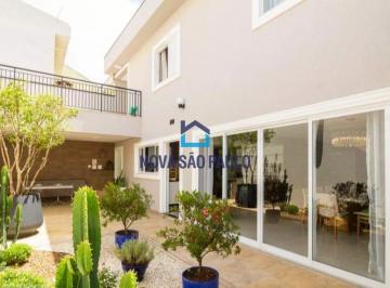 Casa · 250m² · 3 Quartos · 5 Vagas · Sobrado Jardim da Saúde com 03 Suítes e 05 Vagas.