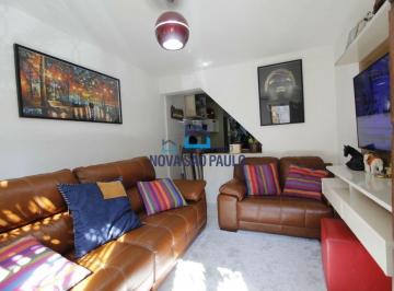 Casa · 45m² · 2 Quartos · Sobrado à venda, 2 dormitórios sendo 1 suíte, face norte.