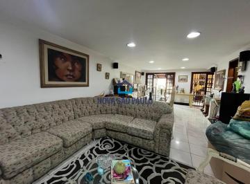 Casa · 437m² · 4 Quartos · 6 Vagas · Casa em condomínio com 4 dormitórios e área de lazer privativa ? 437m²