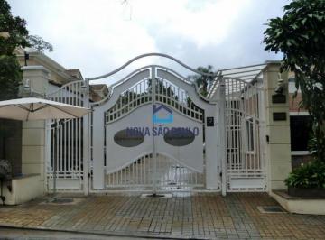 Terreno · 338m² · 3 Quartos · 3 Vagas · Casa de Condomínio - Chácara Monte Alegre com 338m²