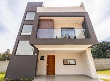 Casa · 124m² · 3 Quartos · 2 Vagas · Sobrado para venda em Barreirinha de 124.00m² com 3 Quartos, 1 Suite e 2 Garagens