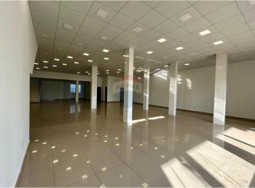 Comercial · 482m² · 4 Vagas · Imóvel Comercial para alugar em Jardim Santa Izabel de 482.00m² com 4 Garagens
