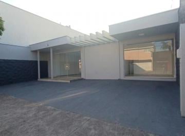 Casa · 277m² · 4 Quartos · 3 Vagas · Casa para alugar em Centro de 277.00m² com 4 Quartos, 1 Suite e 3 Garagens