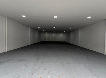 Comercial · 300m² · 4 Vagas · Sala Comercial para alugar em Vila Vitória I de 300.00m² com 4 Garagens
