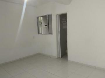 Casa · 32m² · 3 Quartos · 1 Vaga · Casa Independente com 3 Dormitórios e Suíte para Locação