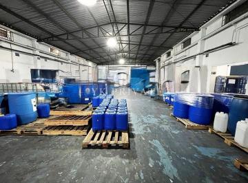 Comercial · 923m² · 5 Vagas · Galpão à Venda com 923m, 3 salas, 5 vagas no Bairro do Limão.